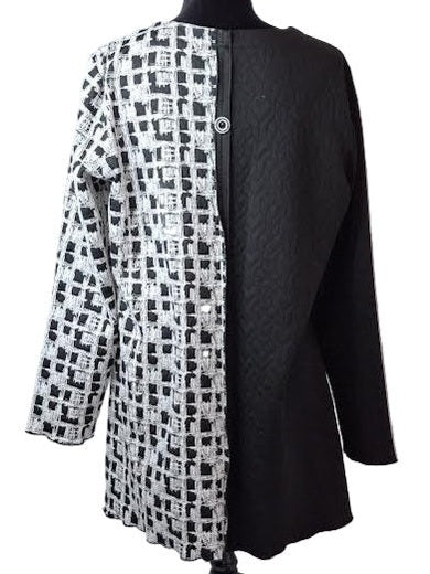 Top Pull Over Black/Snow Fake Button Front Long Sleeve 616-4267