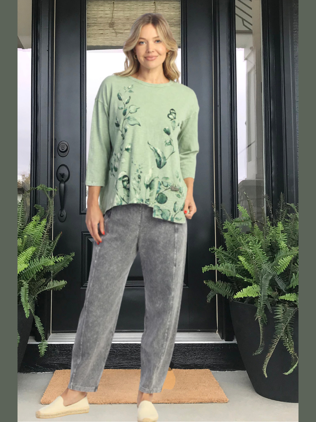 M118-2096 Sage Botanica Mineral Wash 100% Cotton 3/4 Sleeve With Double Gauze Pocket.
