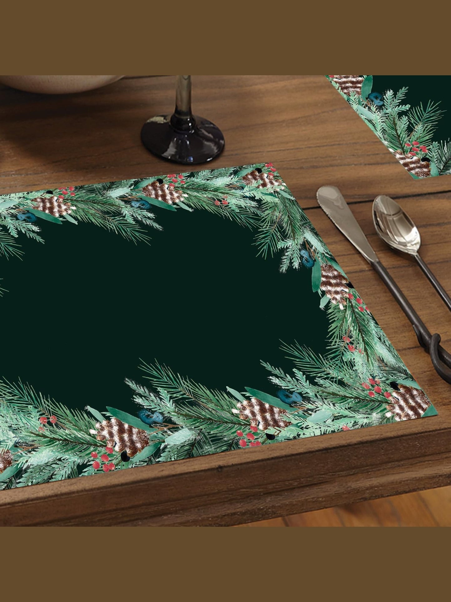 Paper Placemat Christmas Green Garland 24Pc 11x17" 172-00263