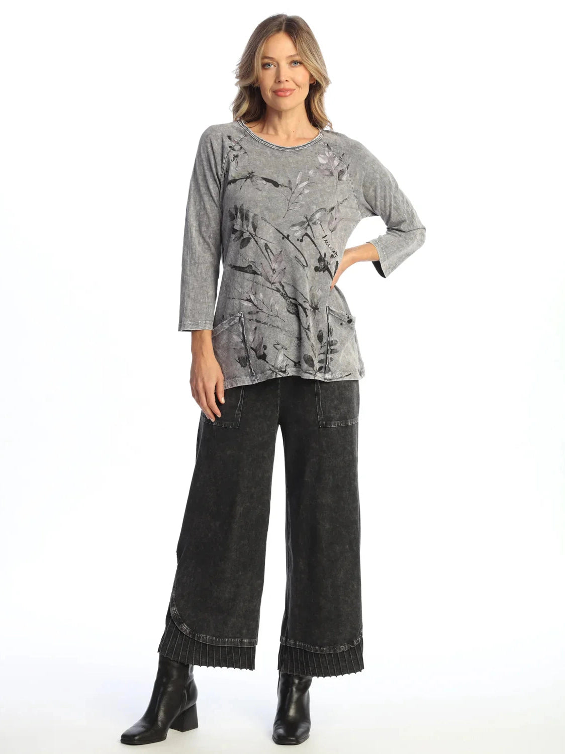 M12-2153 Grey Breeze Abstract Print 2 Pocket Tunic Women's Top