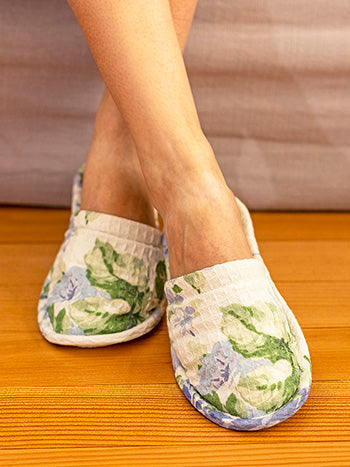 Slippers - Cottage Rose White and Blue - S00462205 - 2 sizes 