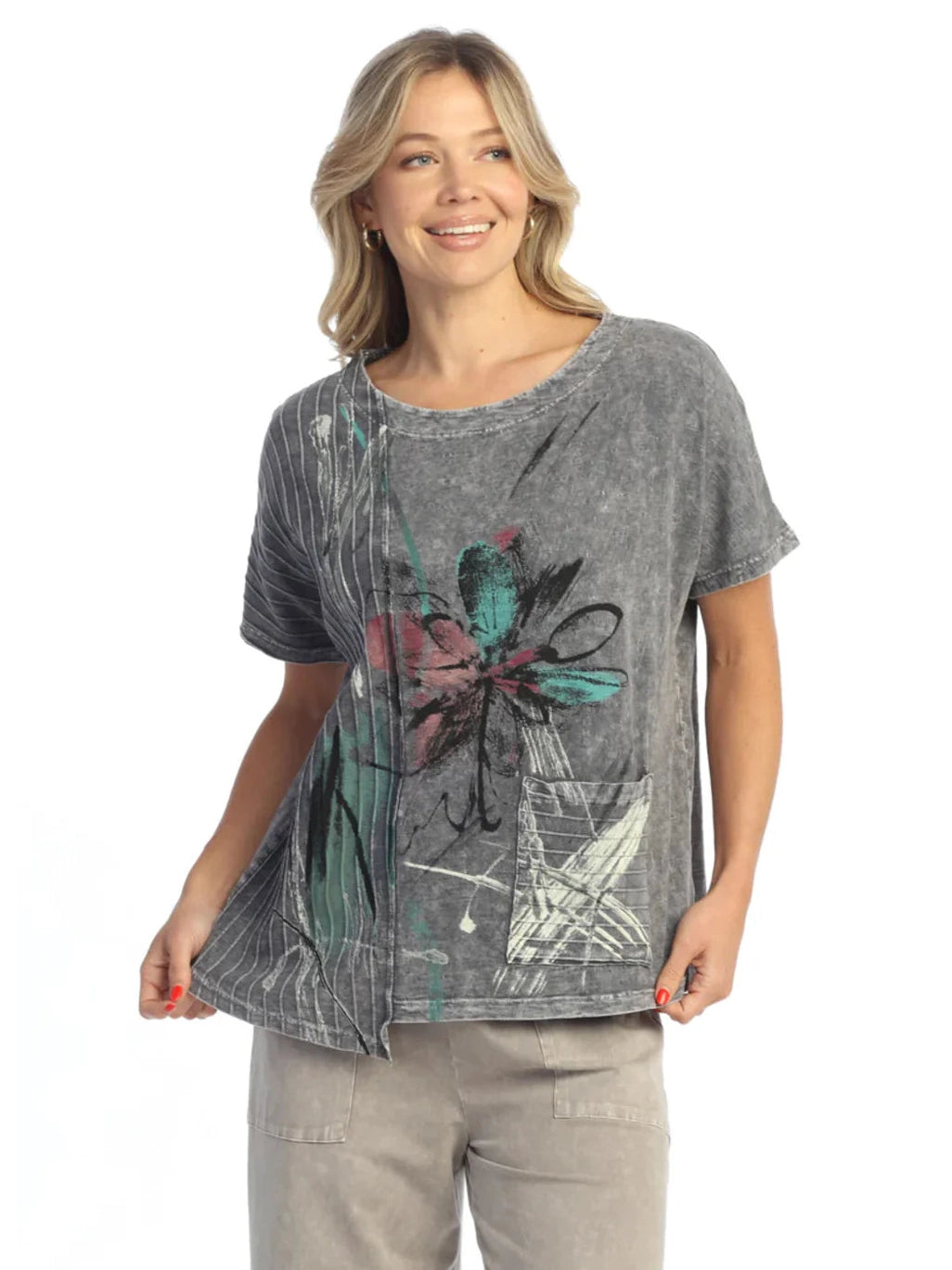 M124-2046 Field Notes Grey Floral 1 Pocket Short Sleeve Women's Top