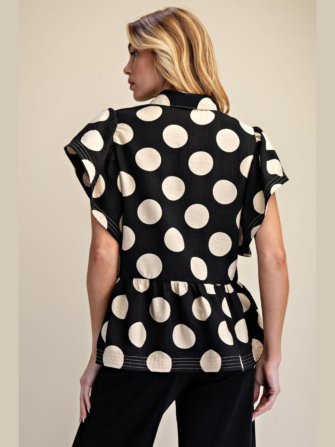 Easel-Top Pullover 8 Button Front Black/White Dots Short Sleeve Women's ET29424BWD