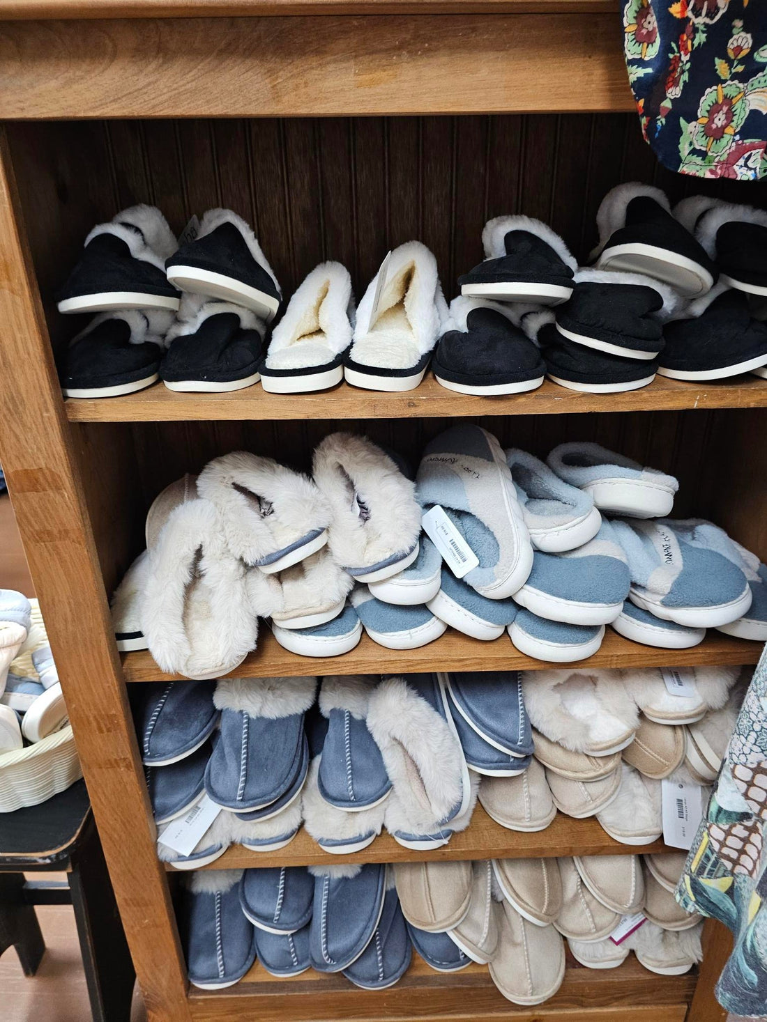 Slippers for men and women