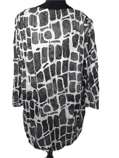 Shirt Pullover Crinkle 3/4 Sleeve 1PocketDot Black/White Colored Women's 25606BW