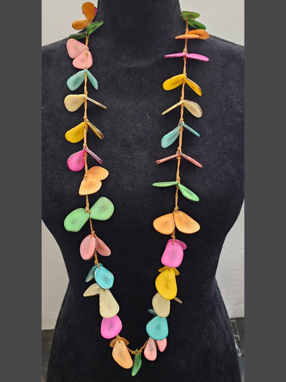 Tagua Necklace    SC410-MULTI Pastel colors 