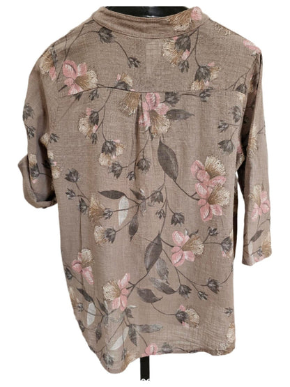 Top Pullover 3 Button 1Pocket Dark Tan Floral Women's One Size 4702