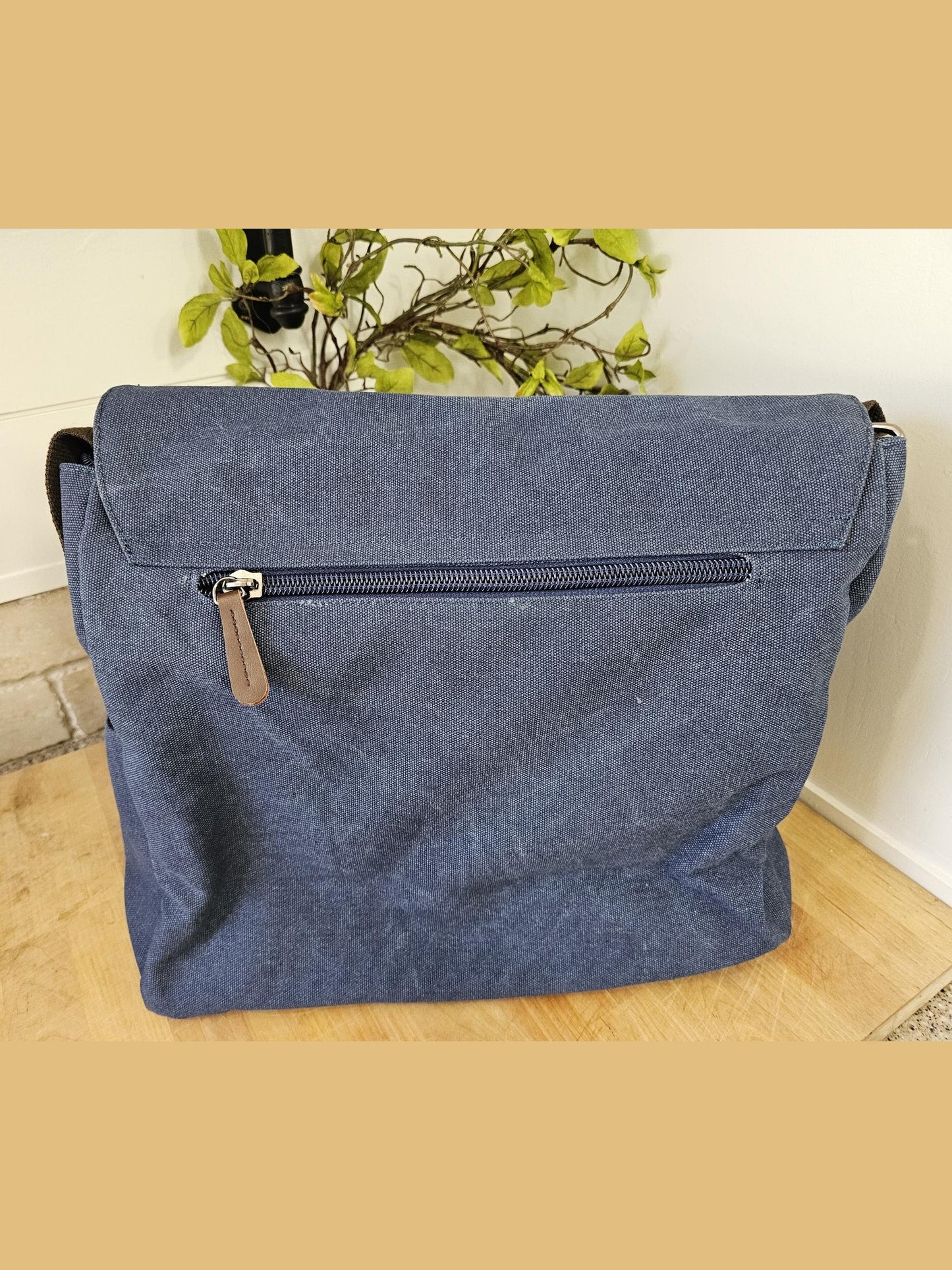 Messenger Bag  4 Colors Canvas / Leather GBMG8645