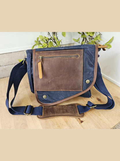 Messenger Bag Small Waxed Canvas / Leather 2 Colors  KJK776