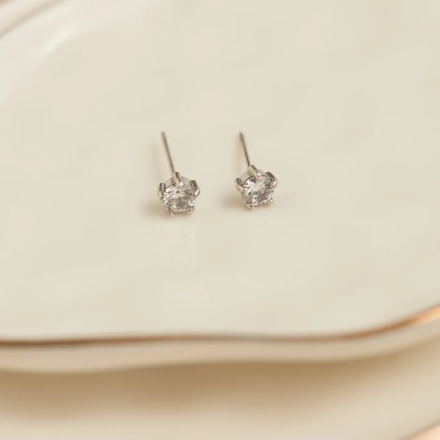 Earring Zirconia Stud Silver 4mm Round Waterproof Women's 10704