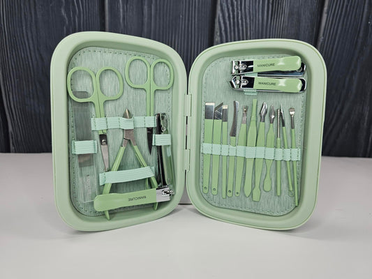 Manicure Nail Set - Green Case 