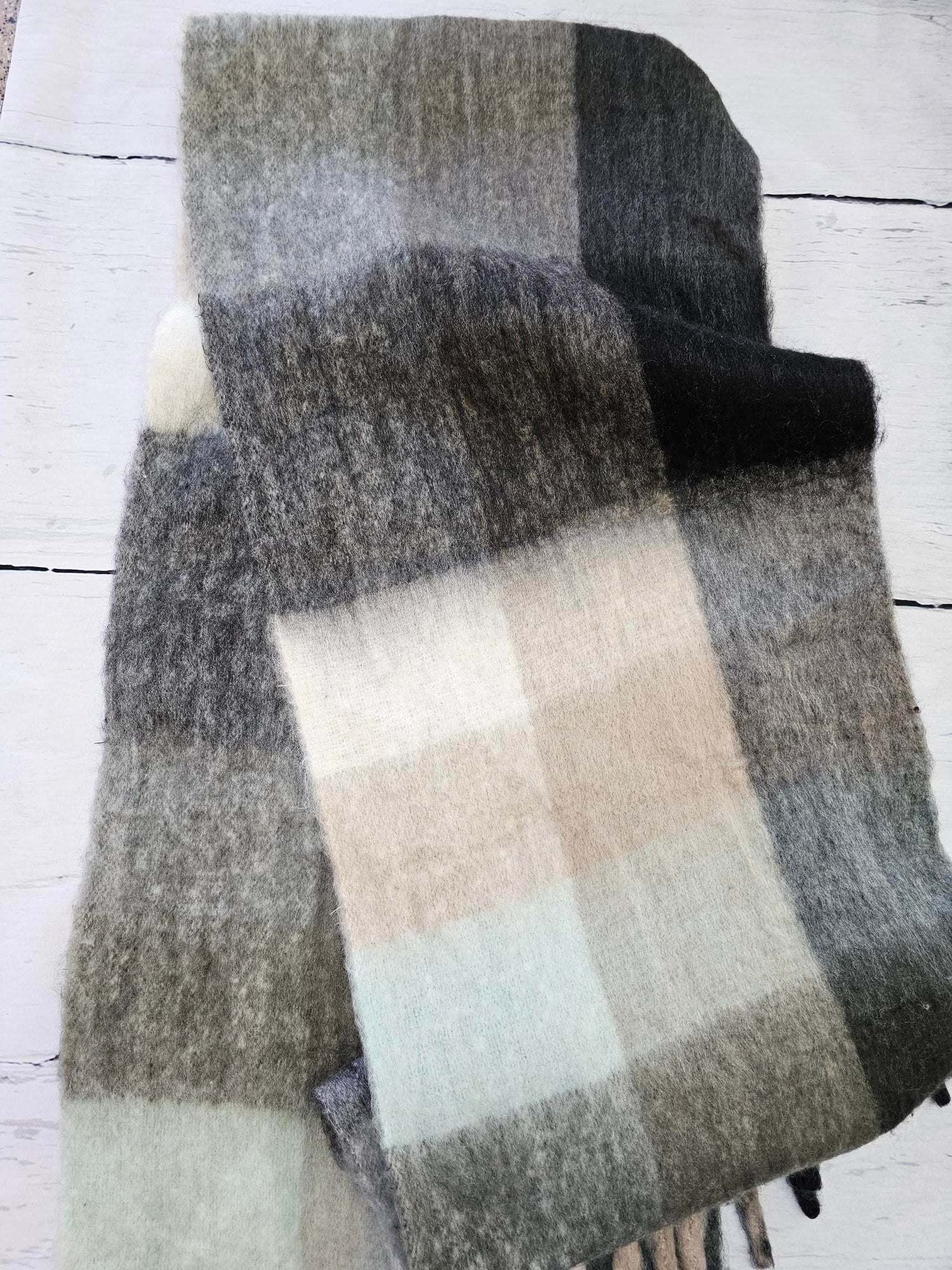 Women's Super Soft Warm Scarf  Multi Black/ Neutral 