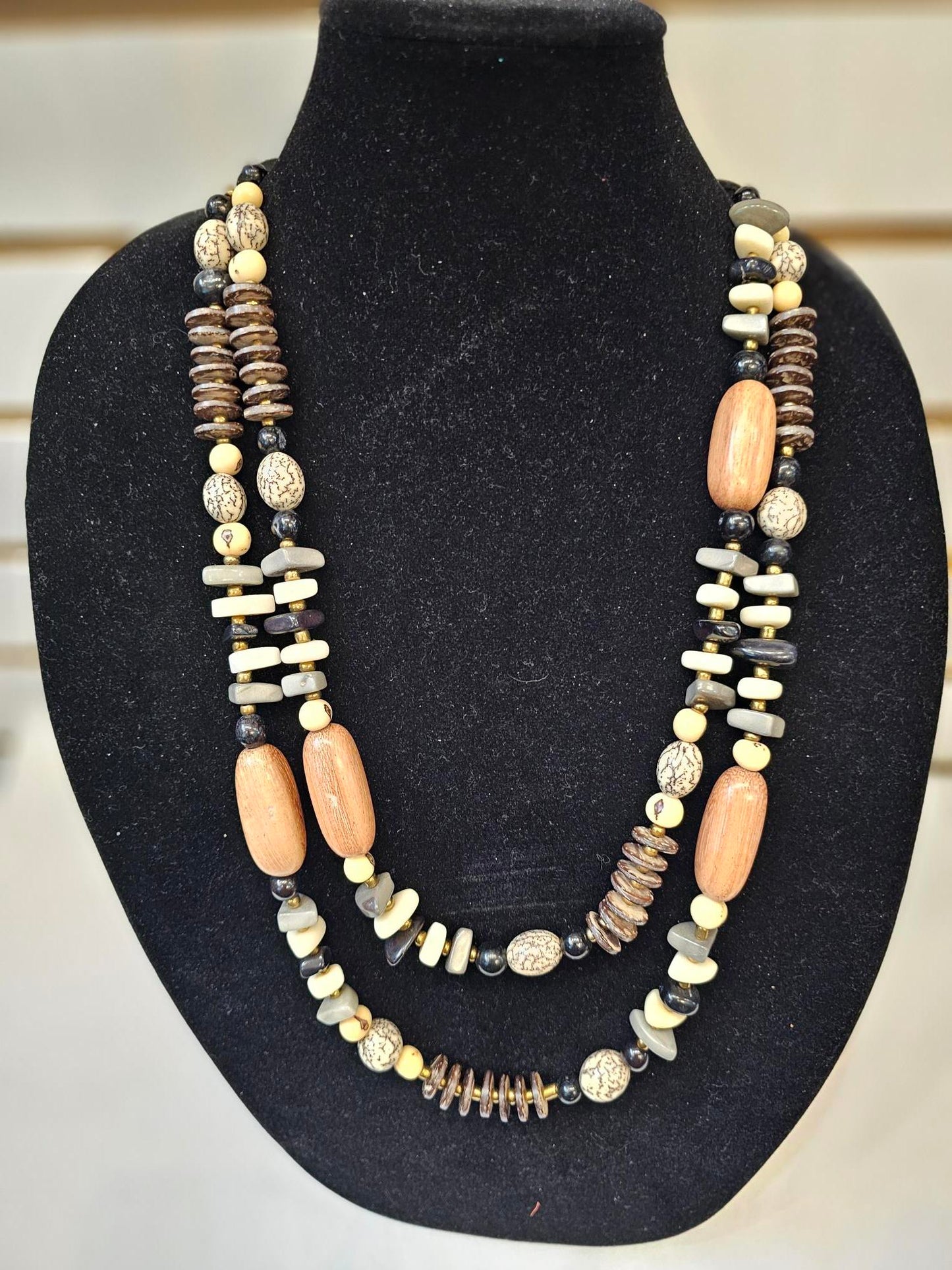 Tague Necklace - Lc920-ONC - black and browns 