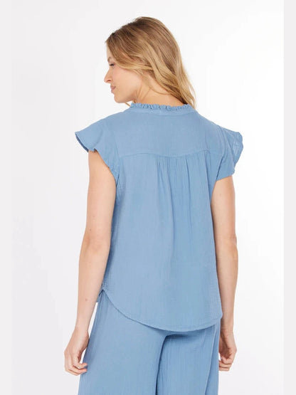 Mododoc-Blouse Pullover Henley 2 Button Misty Denim Ruffle Neck Curved Hem 1/4 Sleeve 41g-L0178