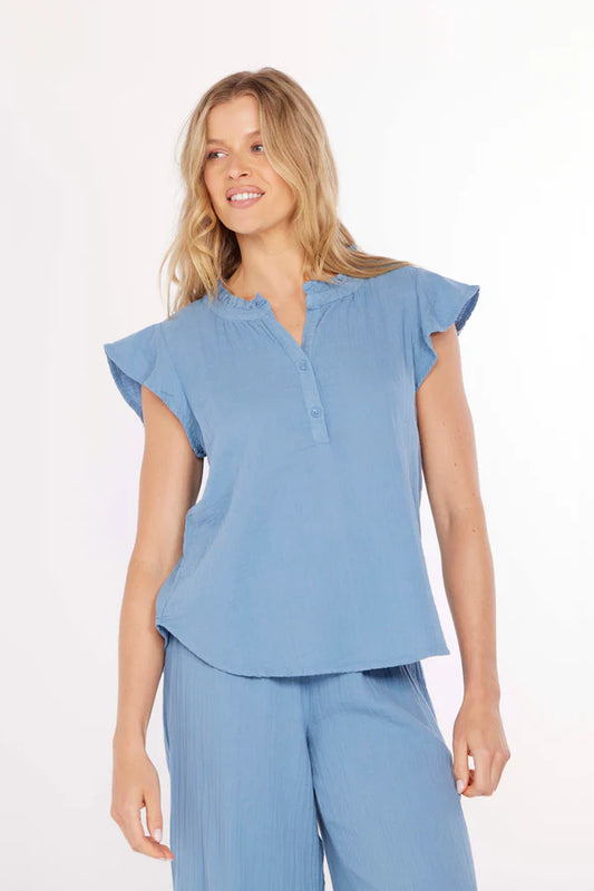 Mododoc-Blouse Pullover Henley 2 Button Misty Denim Ruffle Neck Curved Hem 1/4 Sleeve 41g-L0178