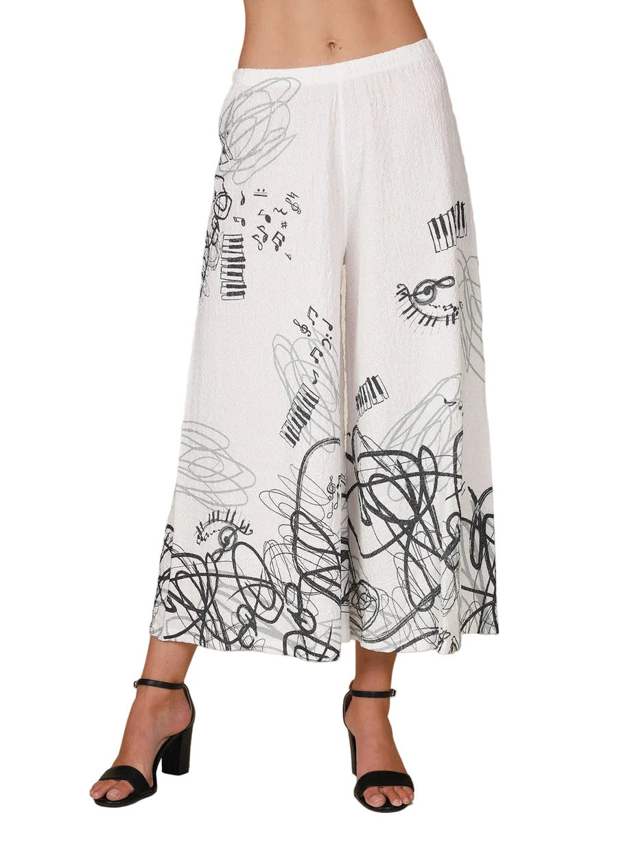 Inoah-Pants&nbsp; White Wide Leg Waffle Textured Classical Meow-Lody &nbsp;B217wk

95% Polyester

5 % Spandex