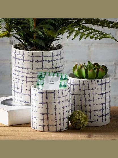 Container  Ceramic 3 sizes White/Blue Hatch Patterened Cm3063