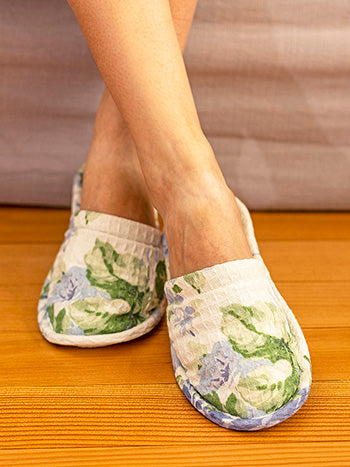 Slippers - Cottage Rose White and Blue - S00462205  L/XL 