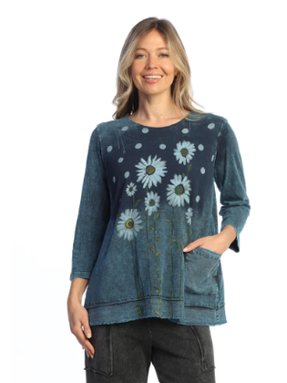 M94-2178 Blue Friendship Daisy Print Mineral Washed 3/4 Sleeve Frayed Hem 1 Pocket Tunic Women's Top
