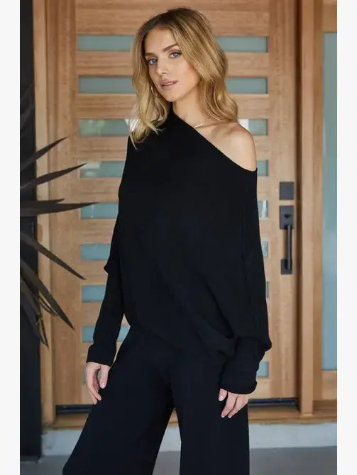 Sweater Asymmetrical Black Knit Ultra Soft 330105