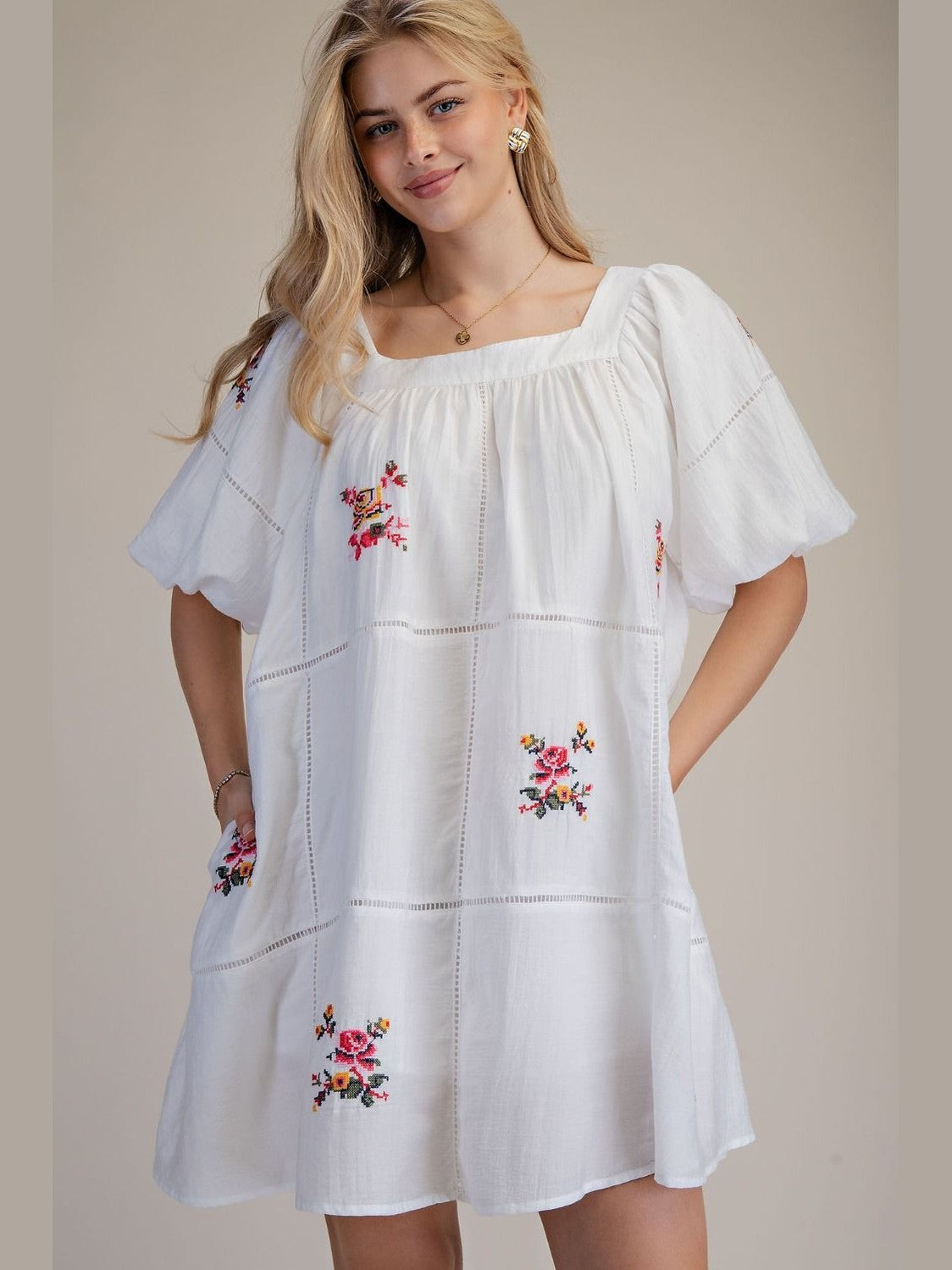 Dress Pullover&nbsp; White Emboidered Floral&nbsp; &nbsp;Bubble Sleeve 2 Pocket&nbsp; &nbsp;Women's&nbsp; ED28548