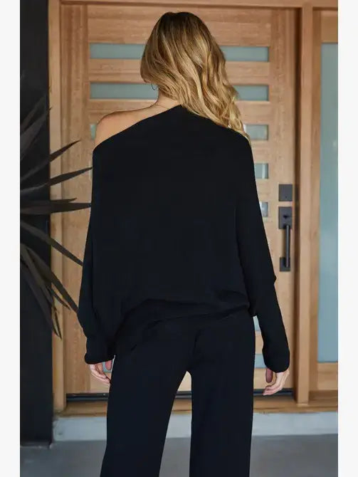 Sweater Asymmetrical Black Knit Ultra Soft 330105