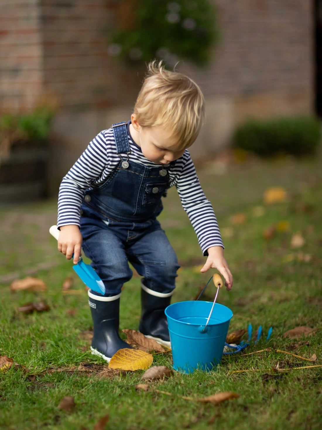 Childrens Bucket 4 Colors  kg45