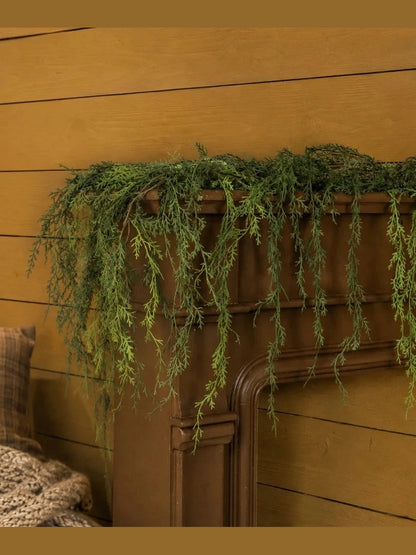 Garland&nbsp; 5.75' Weeping Cedar G233606