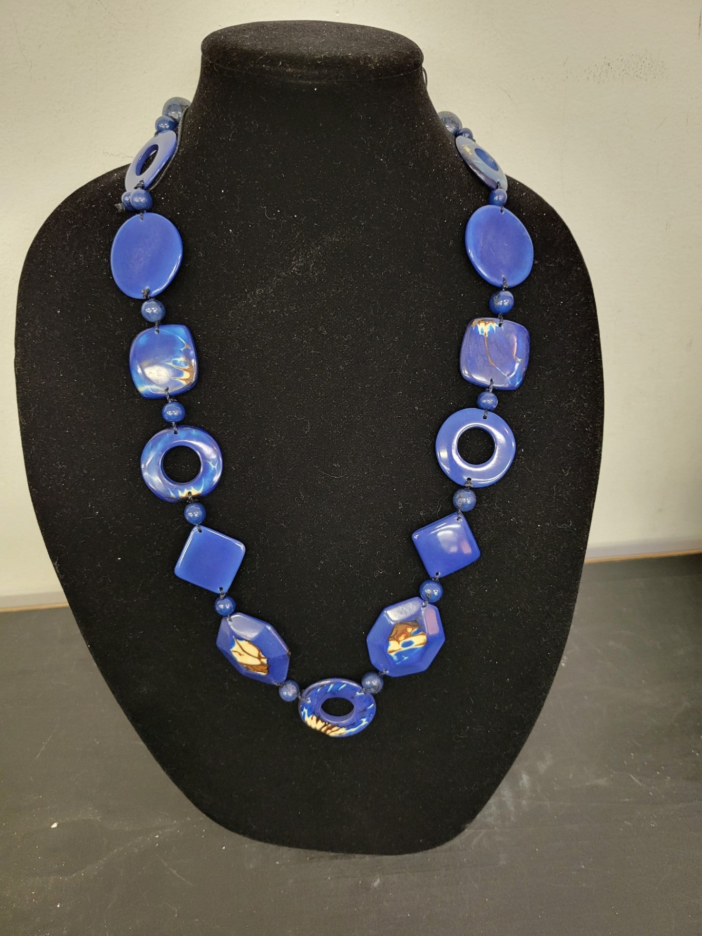 Tague Necklace - LC413-az - Blue 