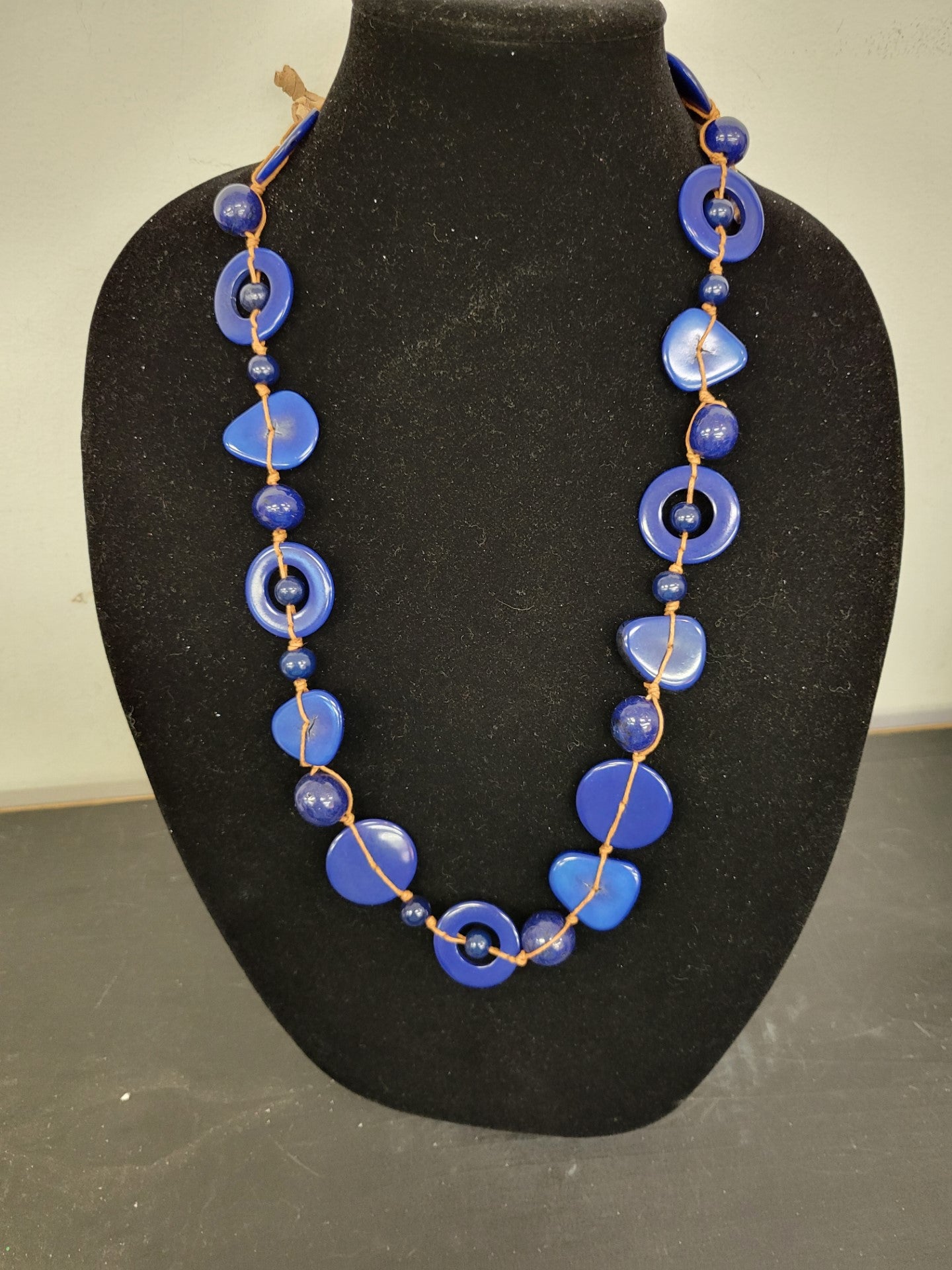 Tagua Necklace -LC1615-AZ - blue 